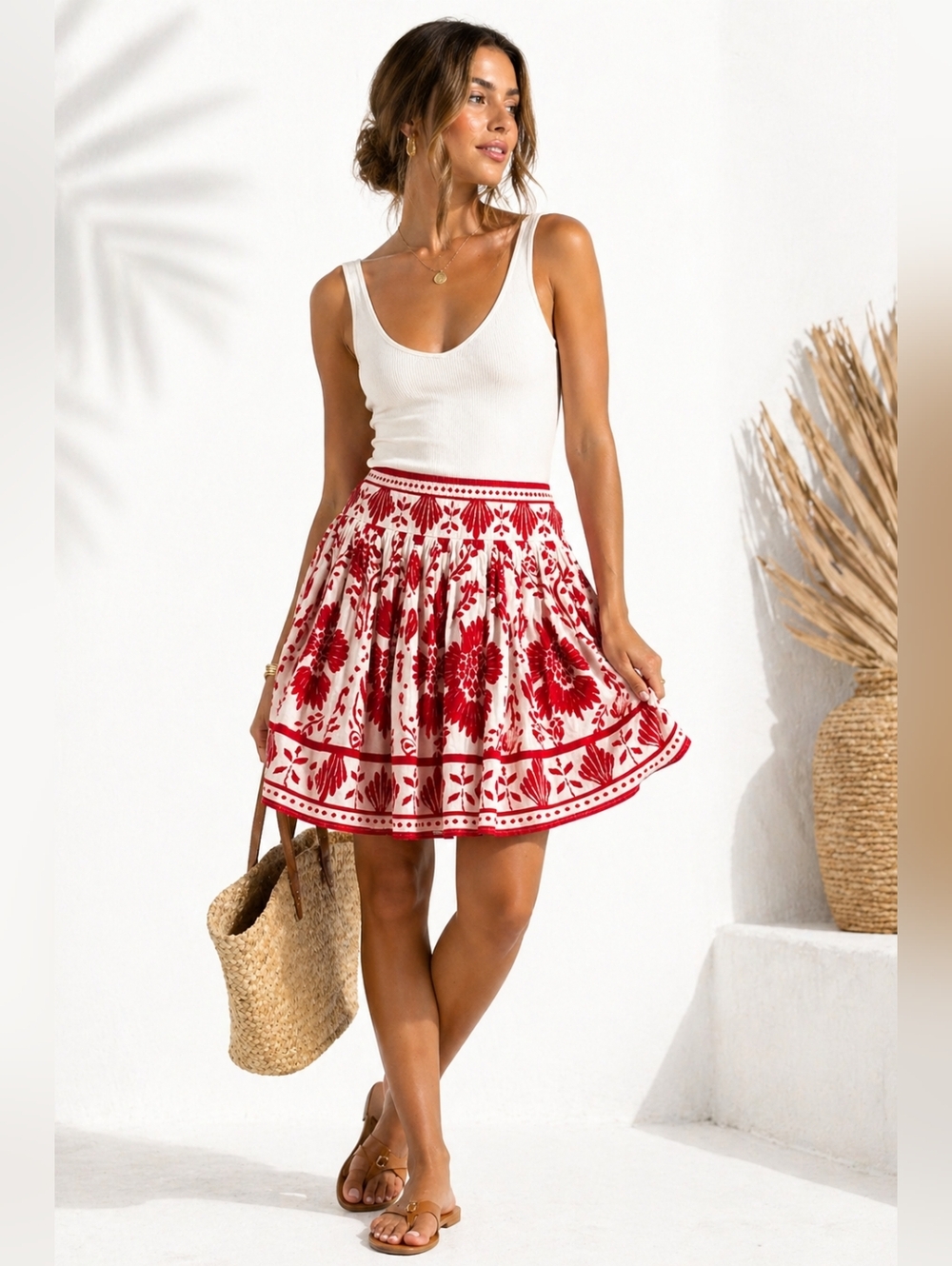 Haute‎ Hippie White and Red Floral Mini Skirt size Small